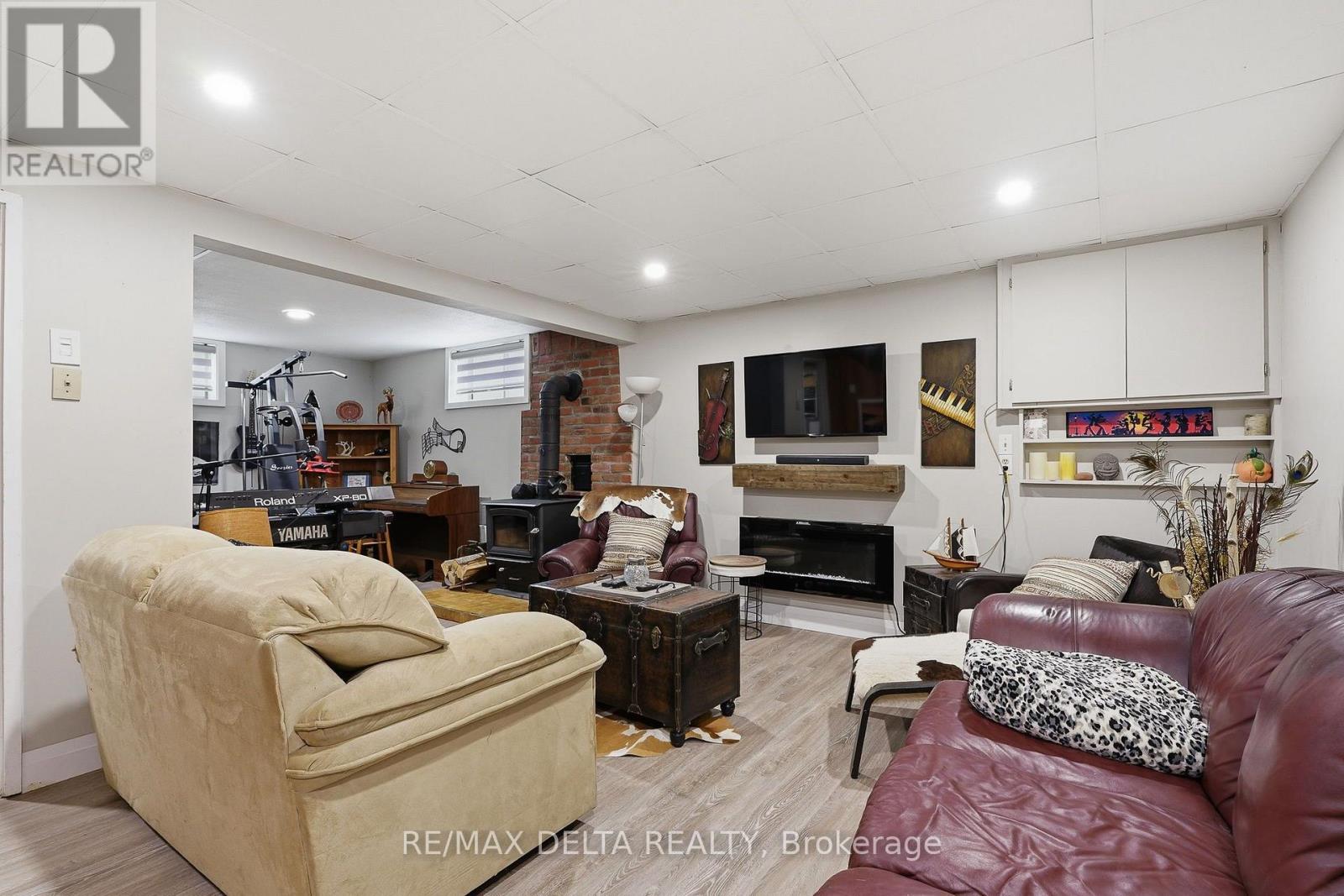 1991 WOODS STREET - 18