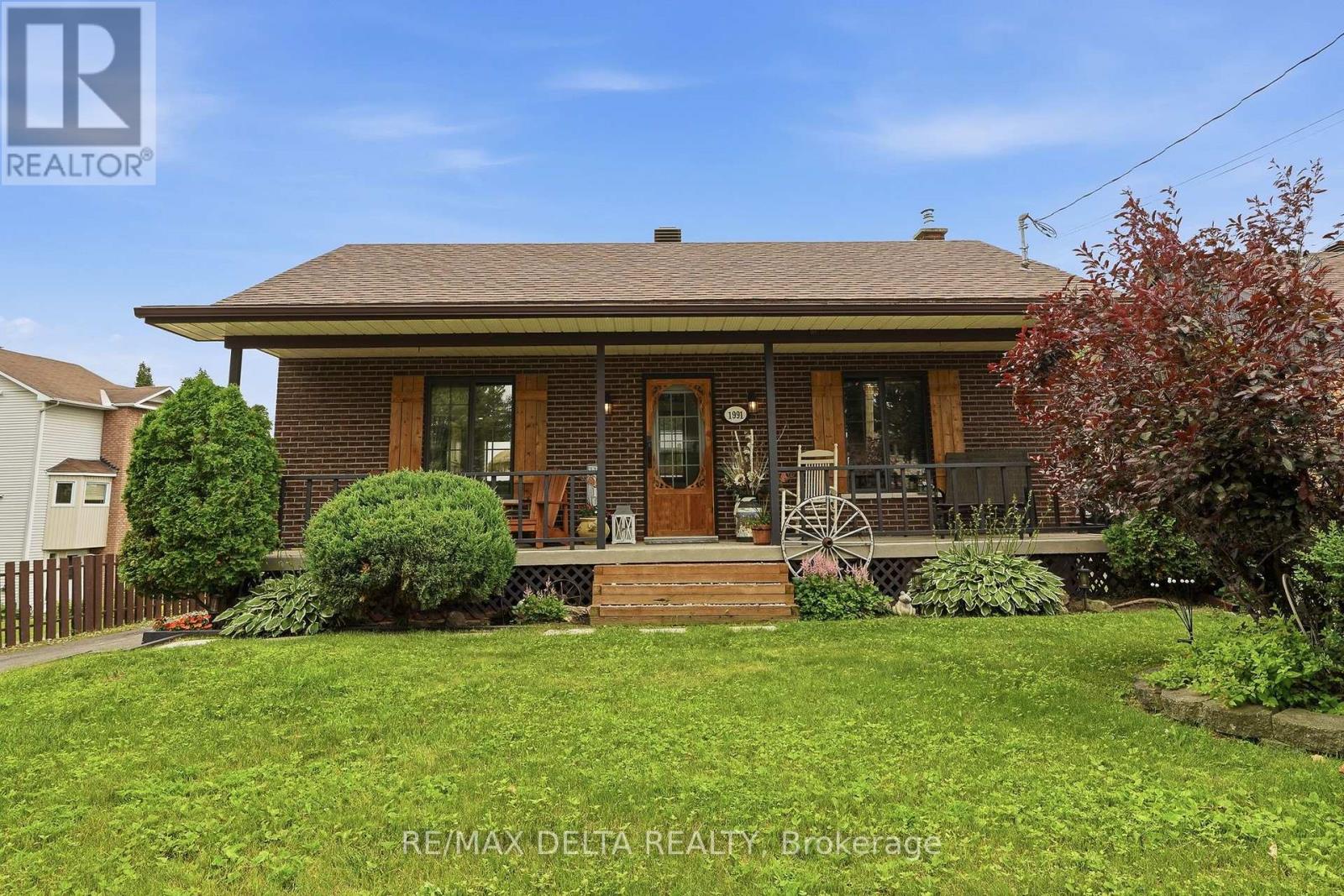 Handy front porch to enjoy on summer evenings.