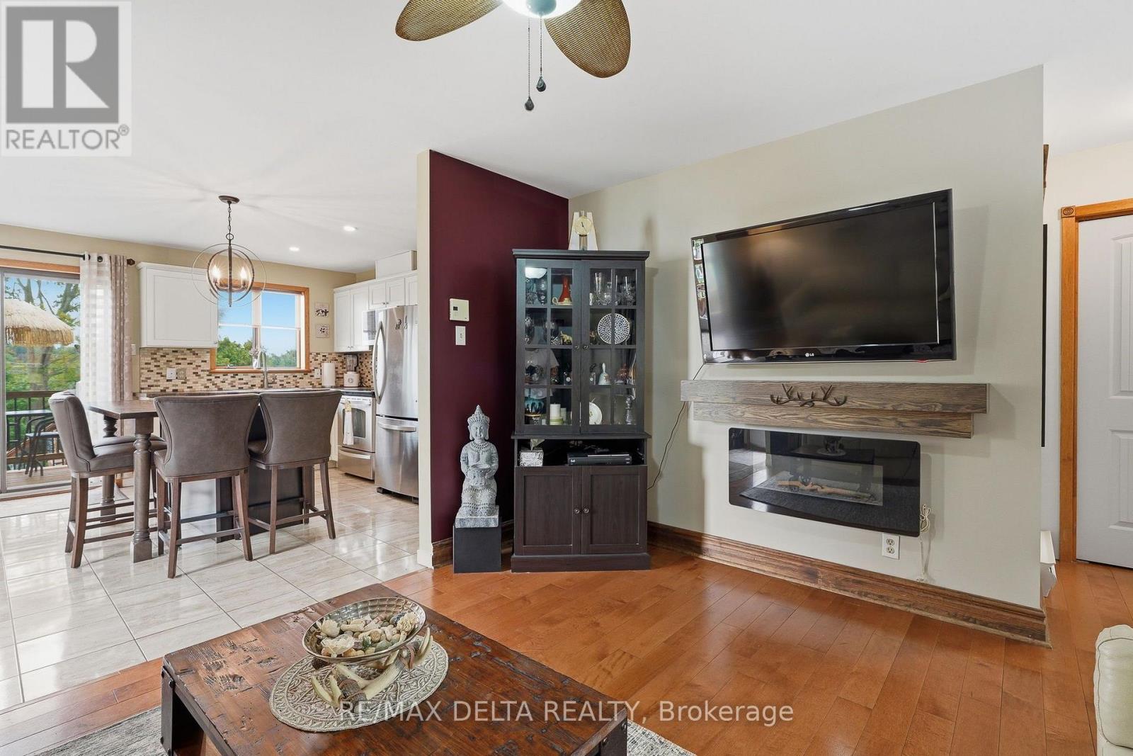 1991 WOODS STREET - 6