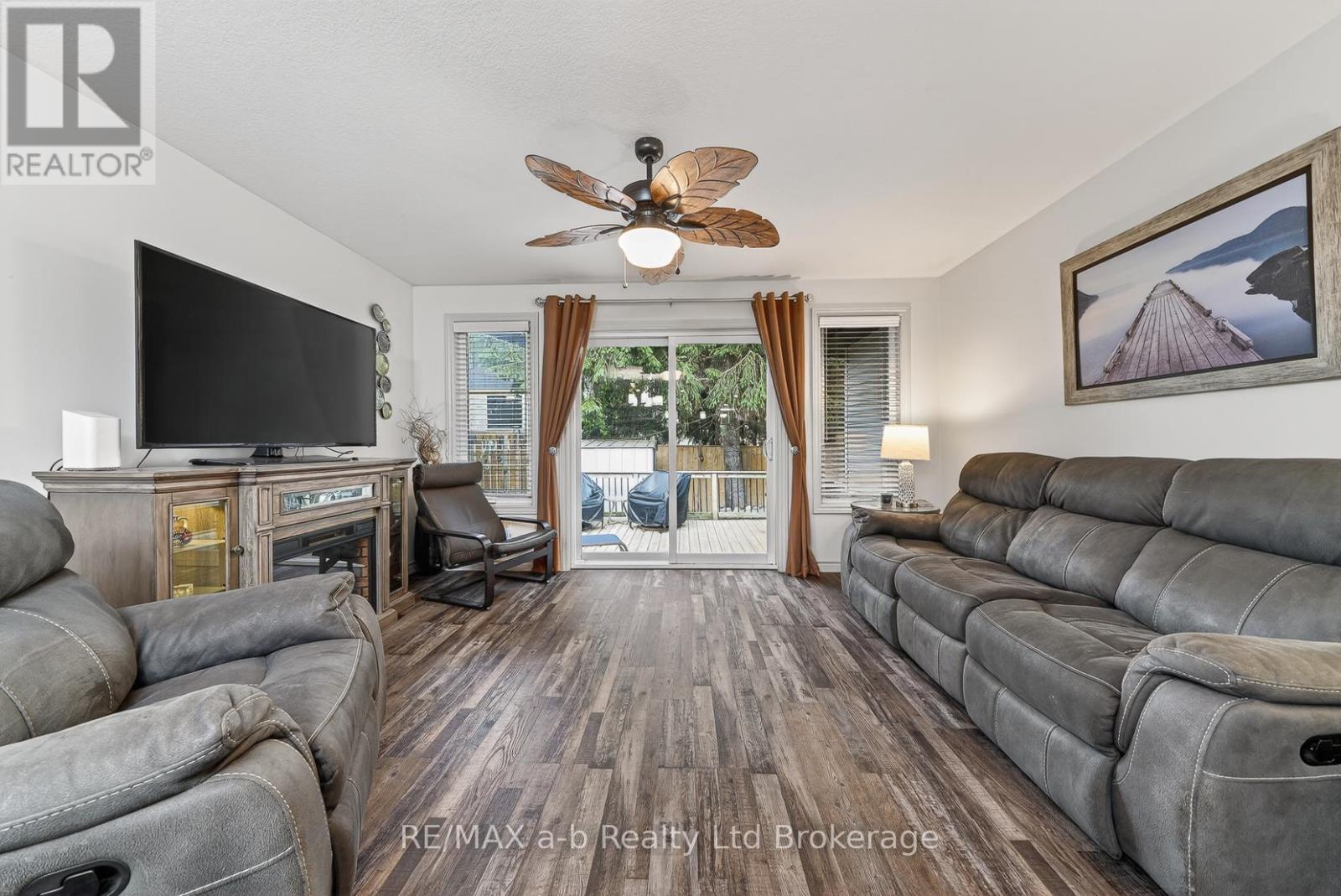 253 CHARLES STREET W - 21