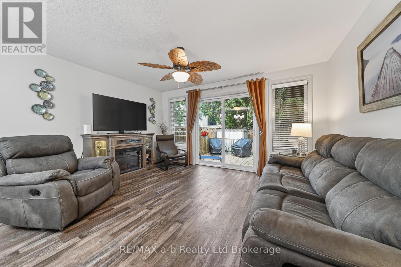 253 CHARLES STREET W - 22