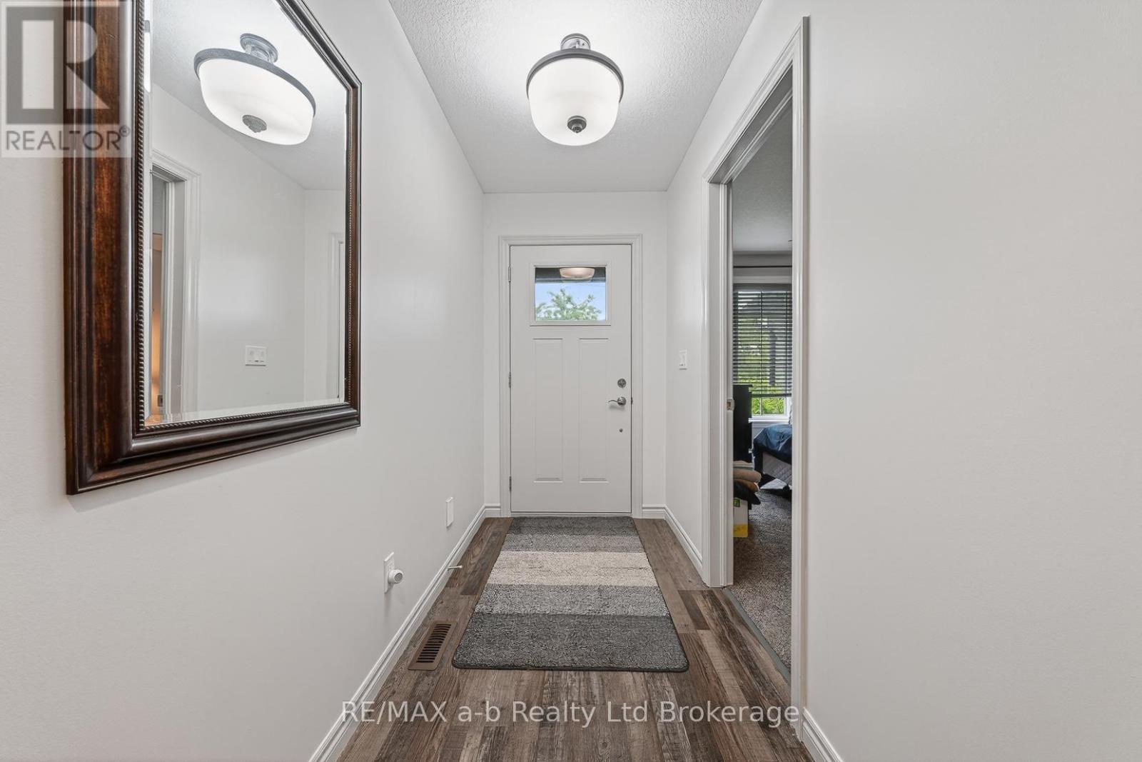 253 CHARLES STREET W - 3