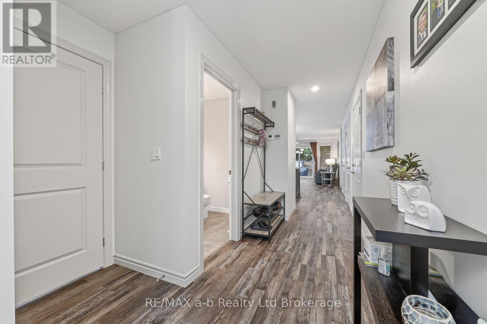 253 CHARLES STREET W - 7
