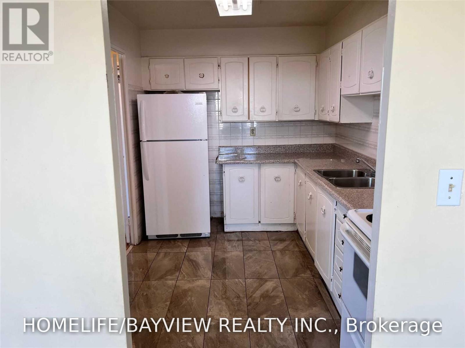 #1117 20 EDGECLIFF GOLFWAY - Image 2