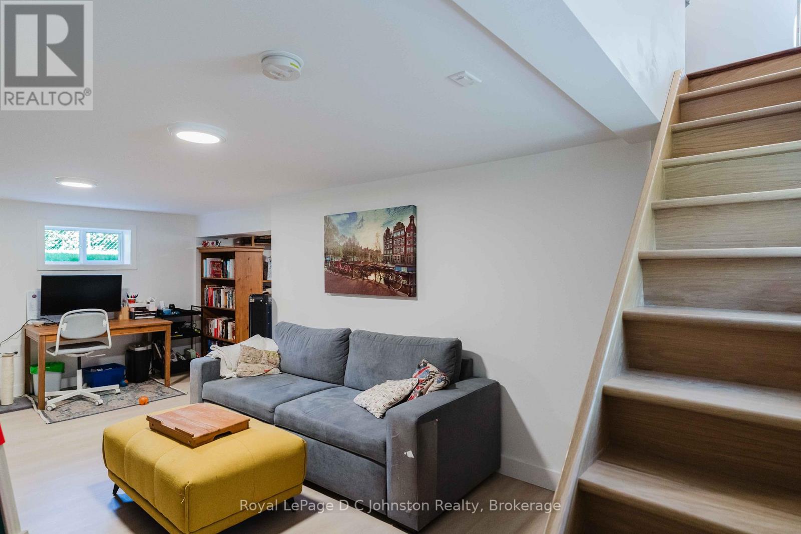 166 MACDONALD LANE - 28
