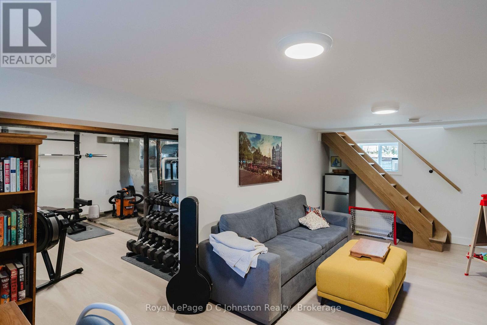 166 MACDONALD LANE - 30