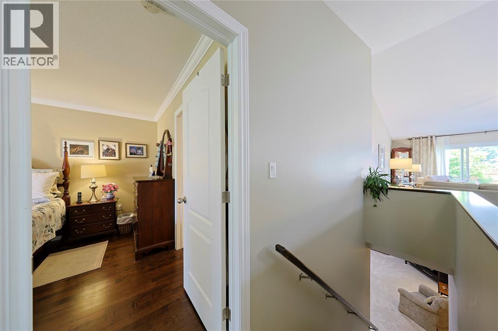 248 BENTLEY COURT - 12