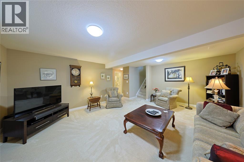 248 BENTLEY COURT - 19