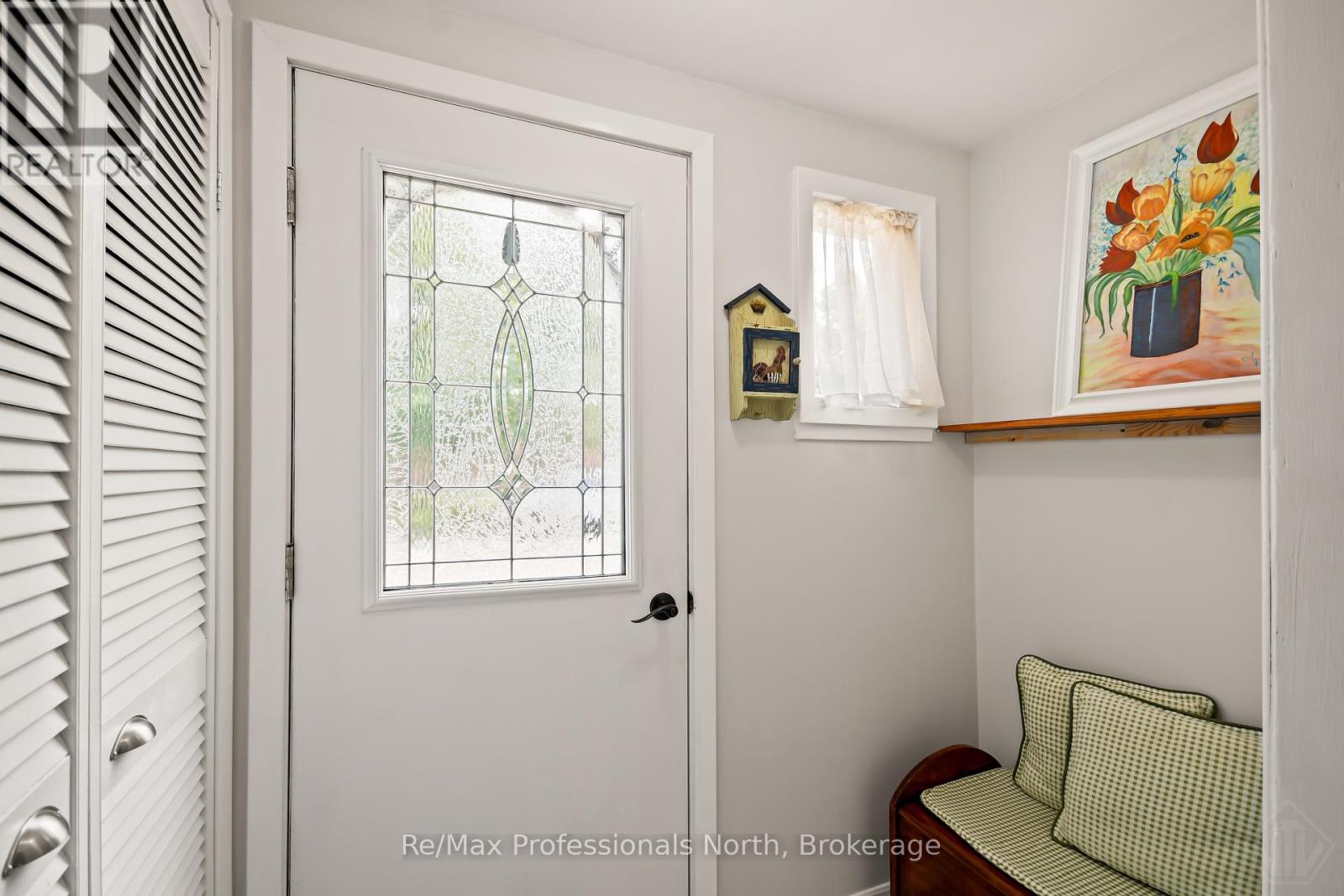 695 JOHN STREET N - Image 11