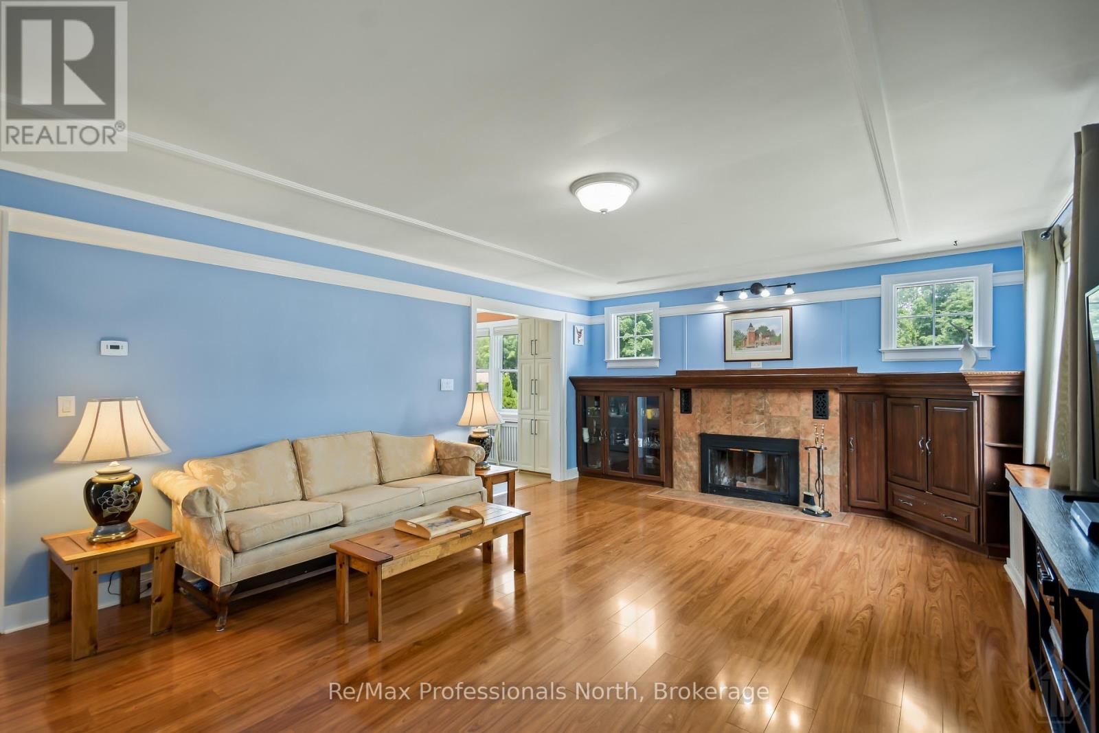 695 JOHN STREET N - Image 14
