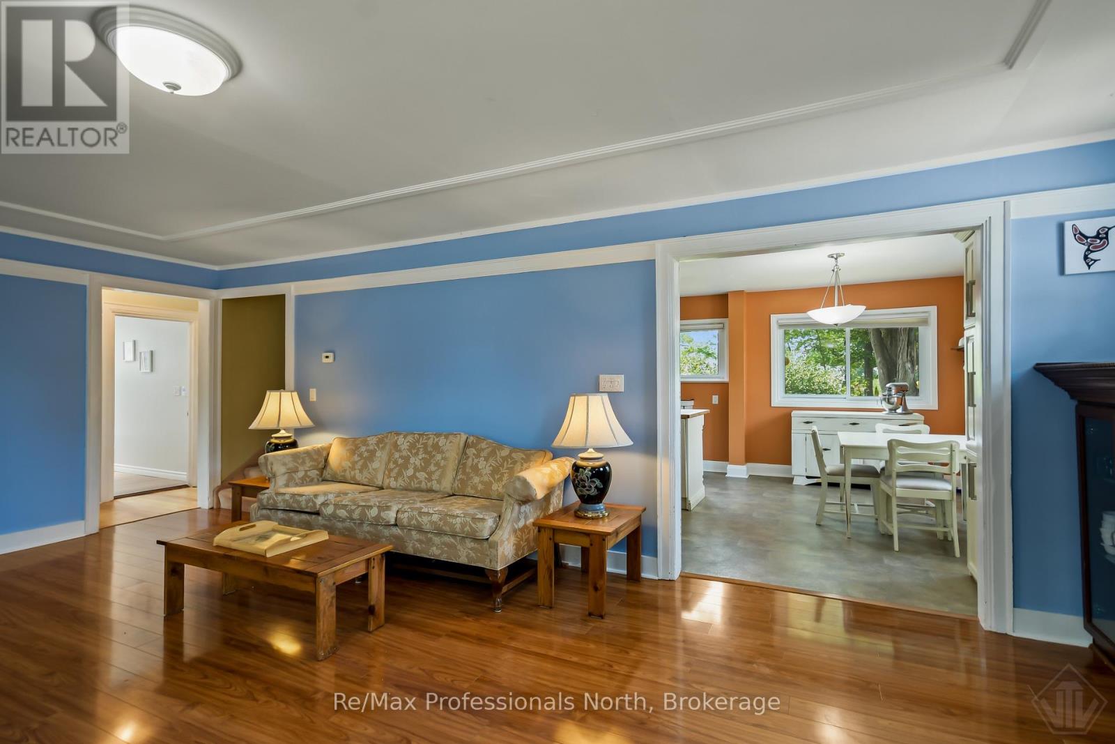 695 JOHN STREET N - Image 15