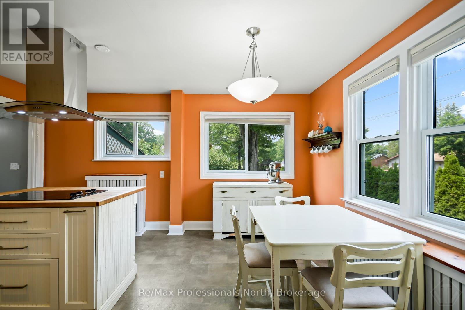695 JOHN STREET N - Image 16