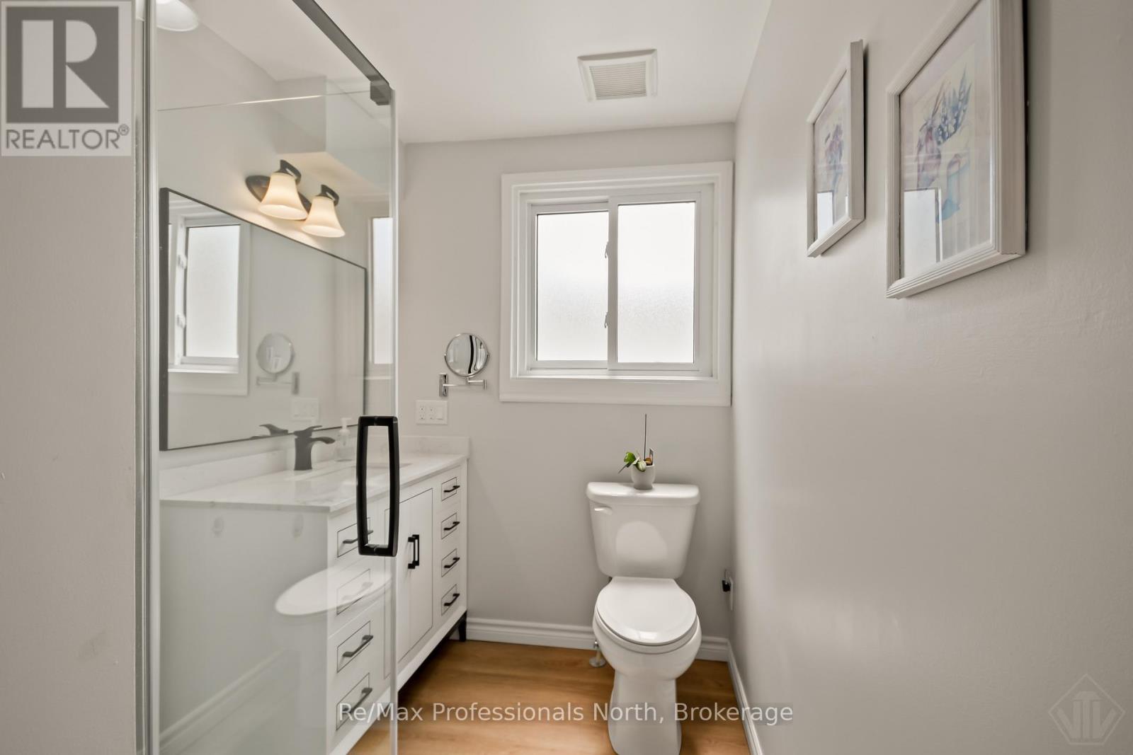 695 JOHN STREET N - Image 22