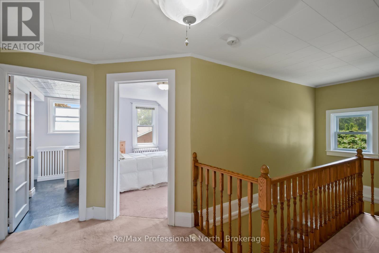 695 JOHN STREET N - Image 24