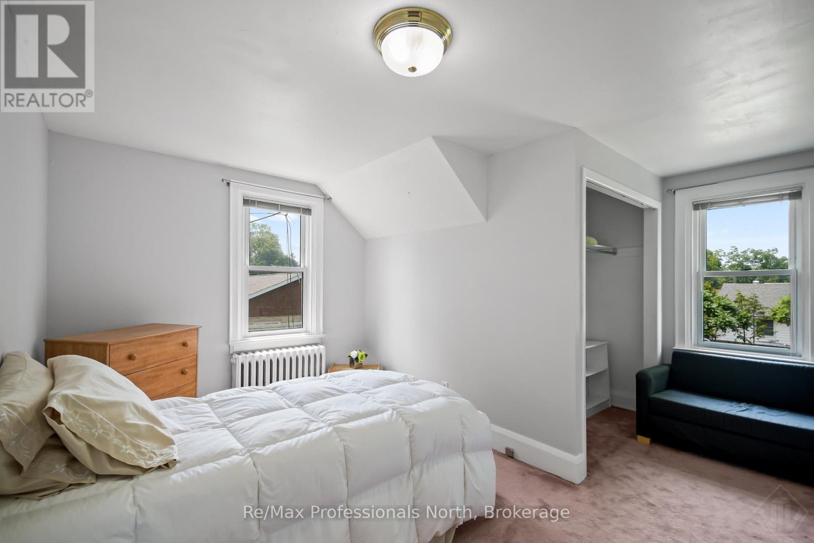 695 JOHN STREET N - Image 25