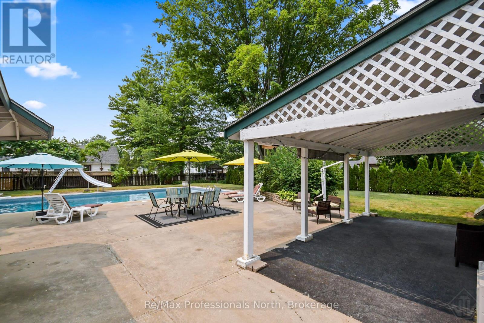 695 JOHN STREET N - Image 3