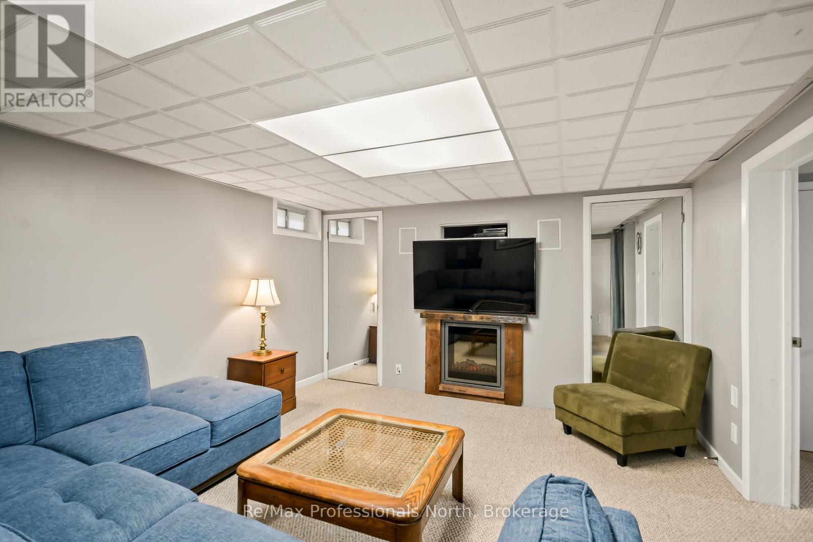 695 JOHN STREET N - Image 30