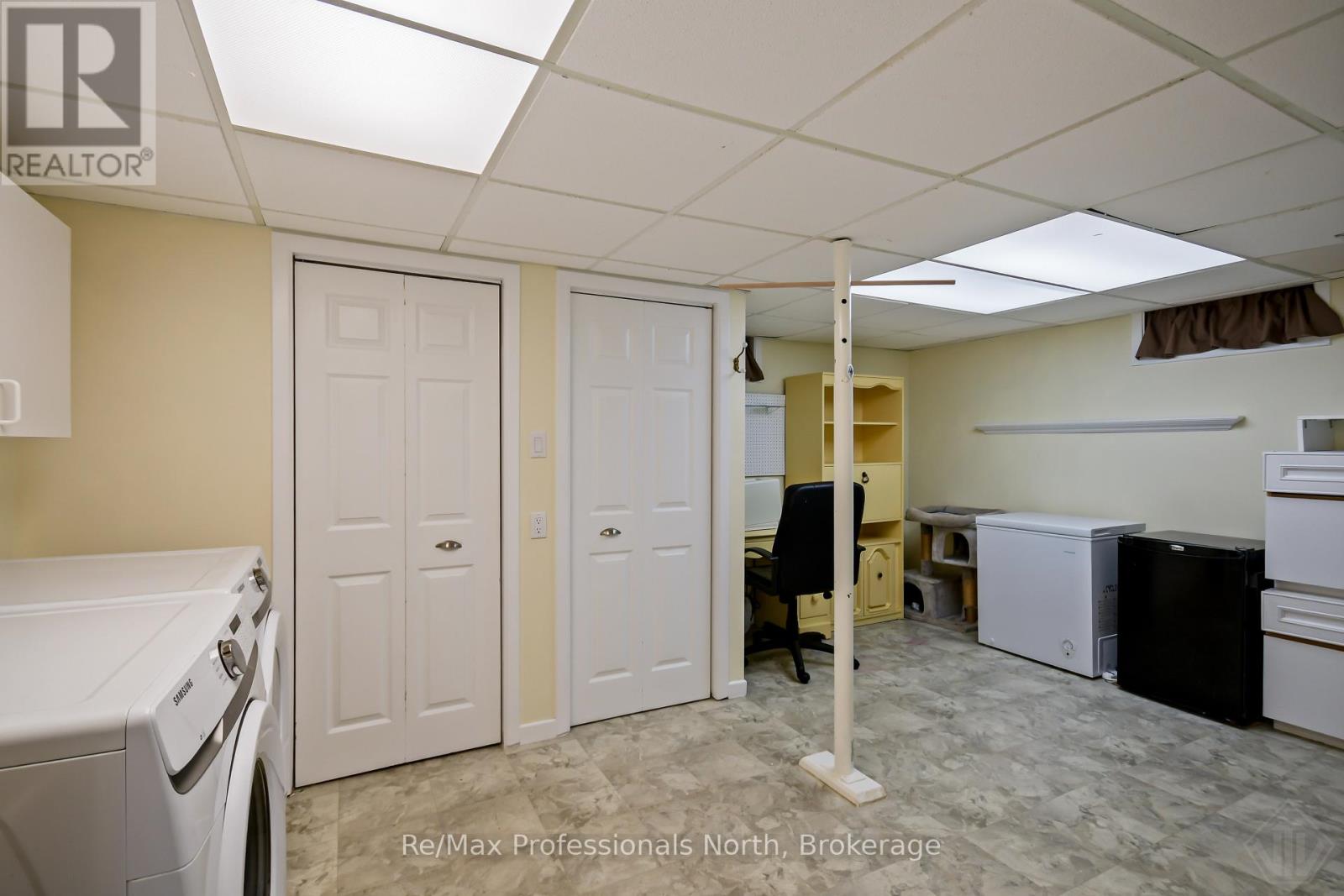 695 JOHN STREET N - Image 34
