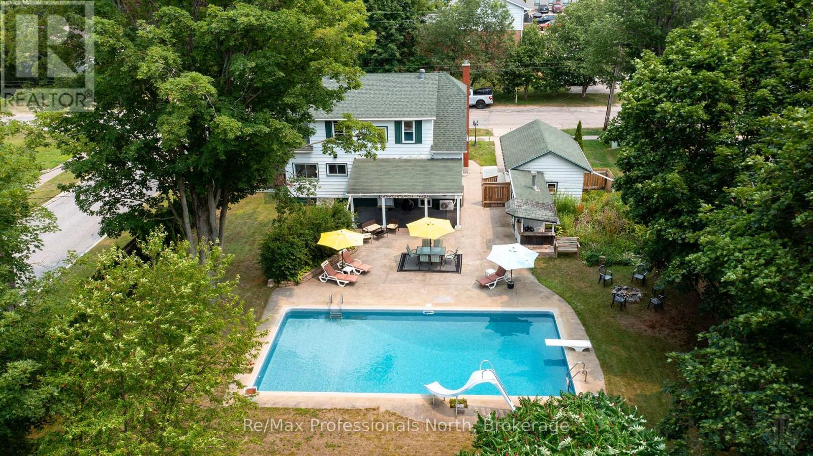 695 JOHN STREET N - Image 38