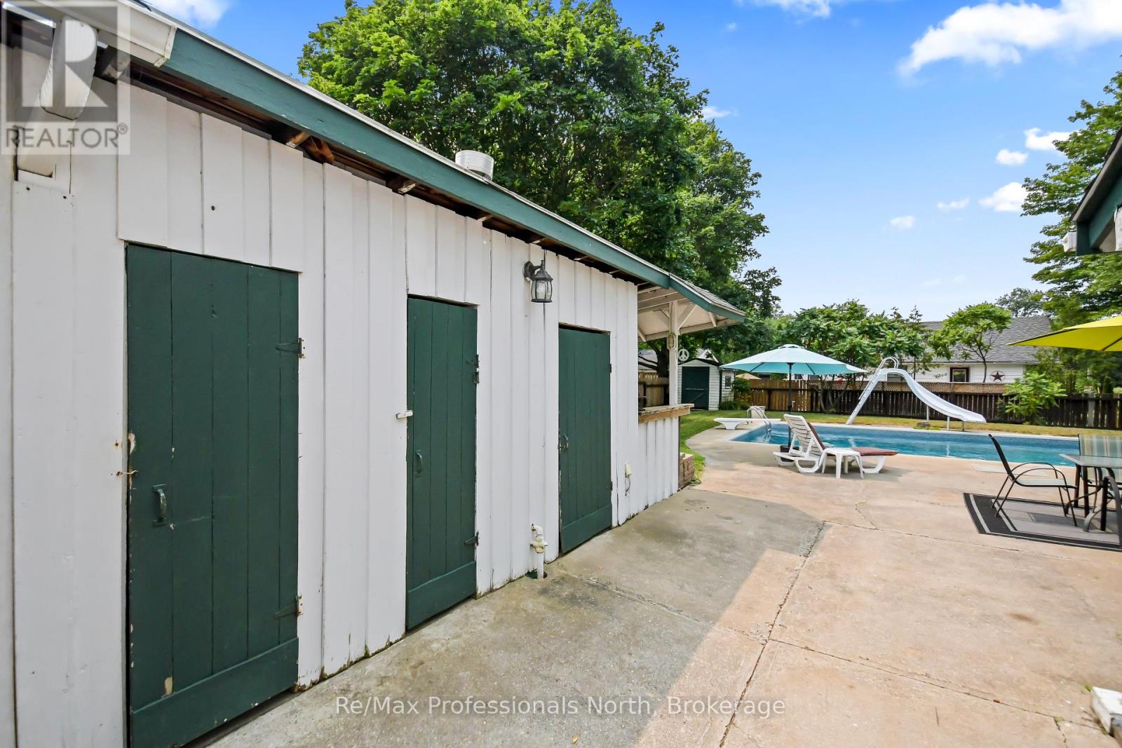 695 JOHN STREET N - Image 4