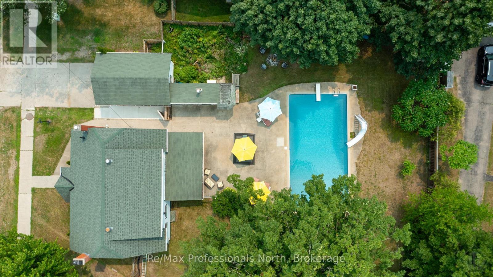 695 JOHN STREET N - Image 40