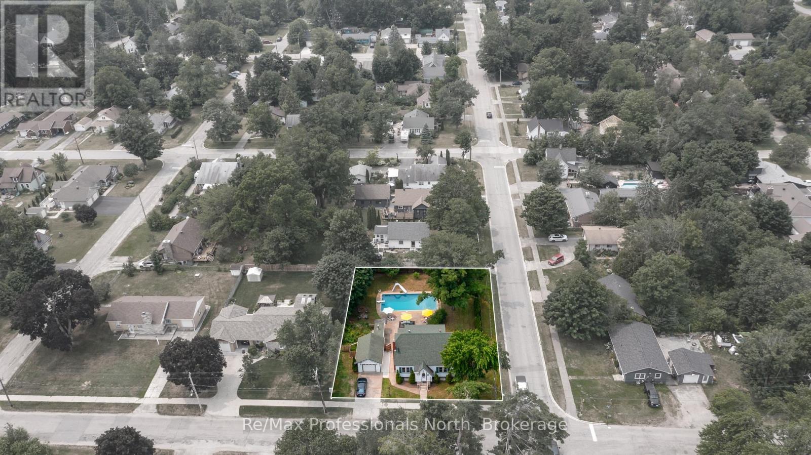 695 JOHN STREET N - Image 43