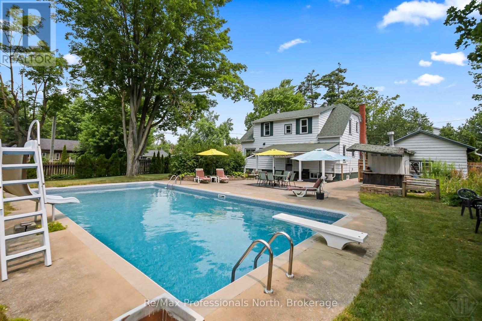 695 JOHN STREET N - Image 6