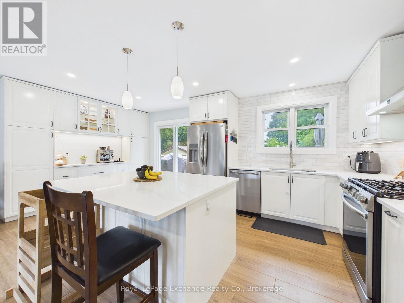 453 ELGIN STREET - Image 3