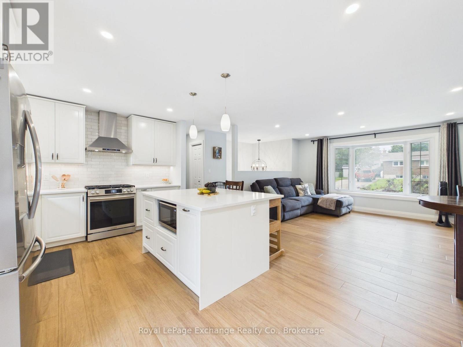453 ELGIN STREET - Image 6