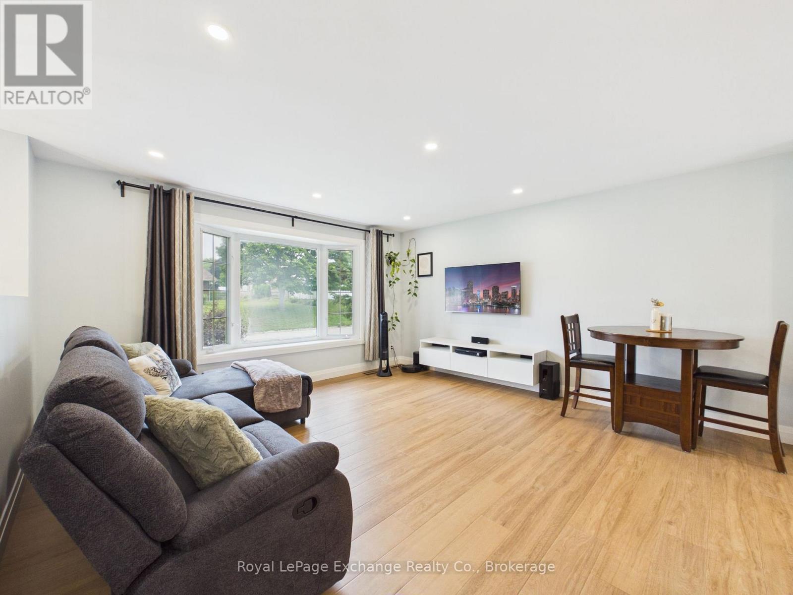 453 ELGIN STREET - Image 7