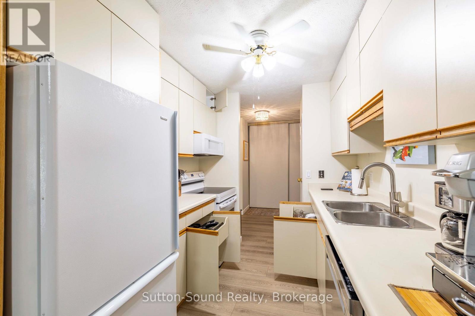 #208 1775 9TH AVENUE E - 11