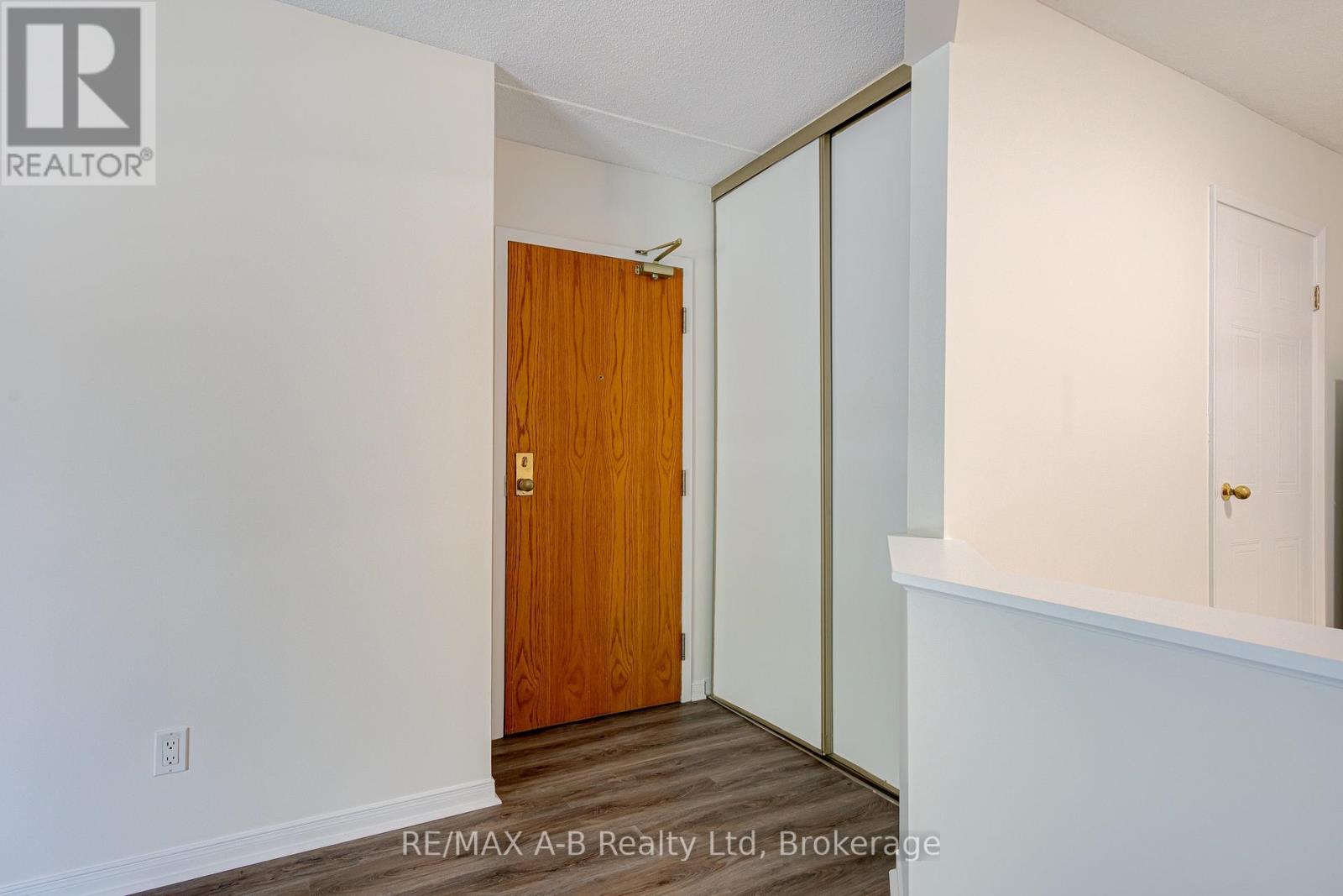 #106 50 CAMPBELL COURT - 6