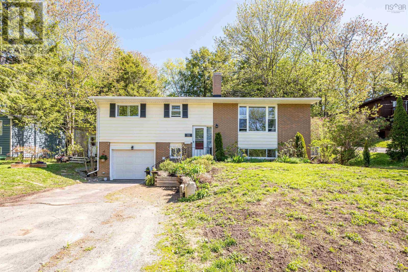 32 Martyn Drive - 1