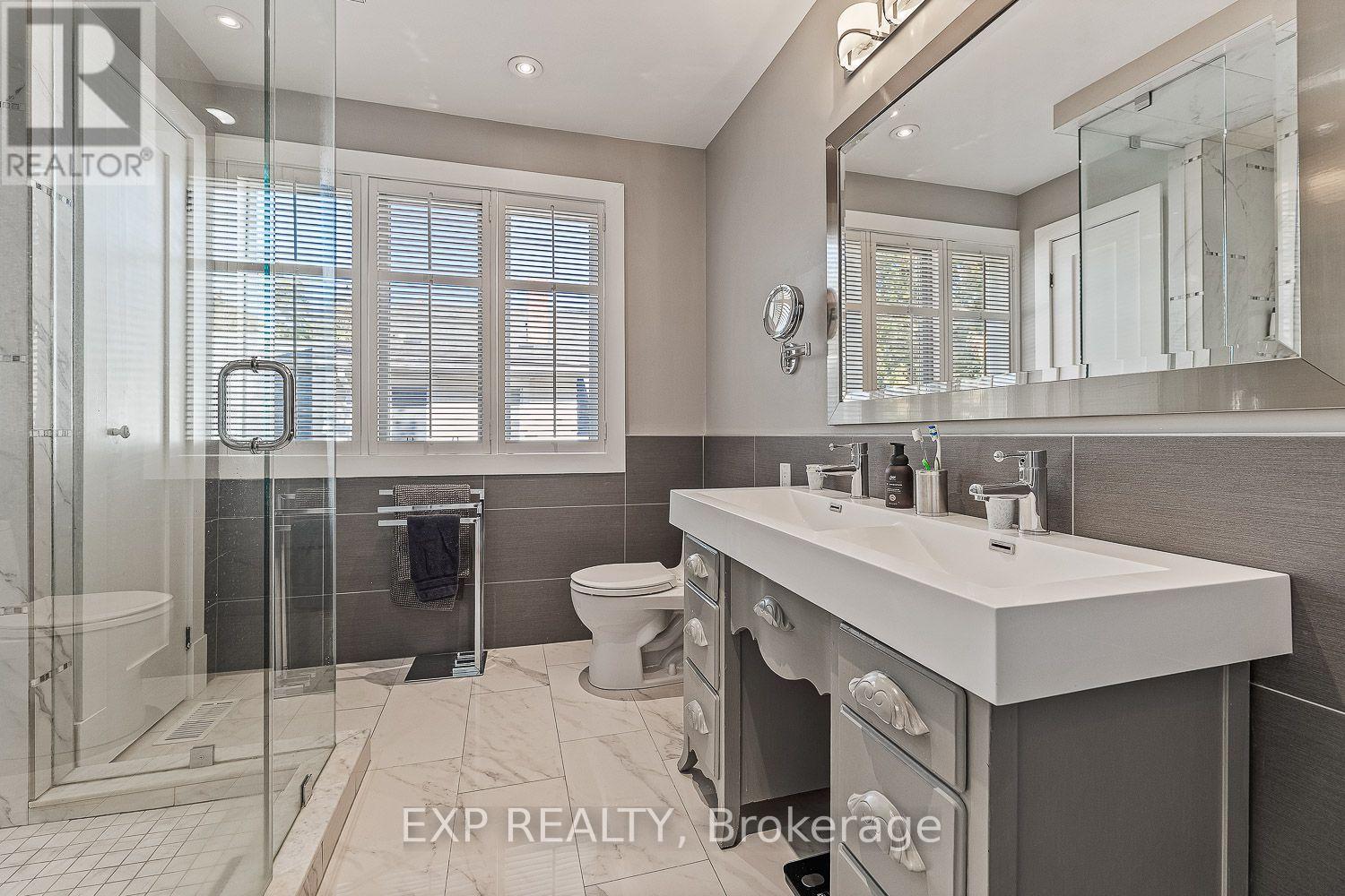 208 LORNE AVENUE - 18