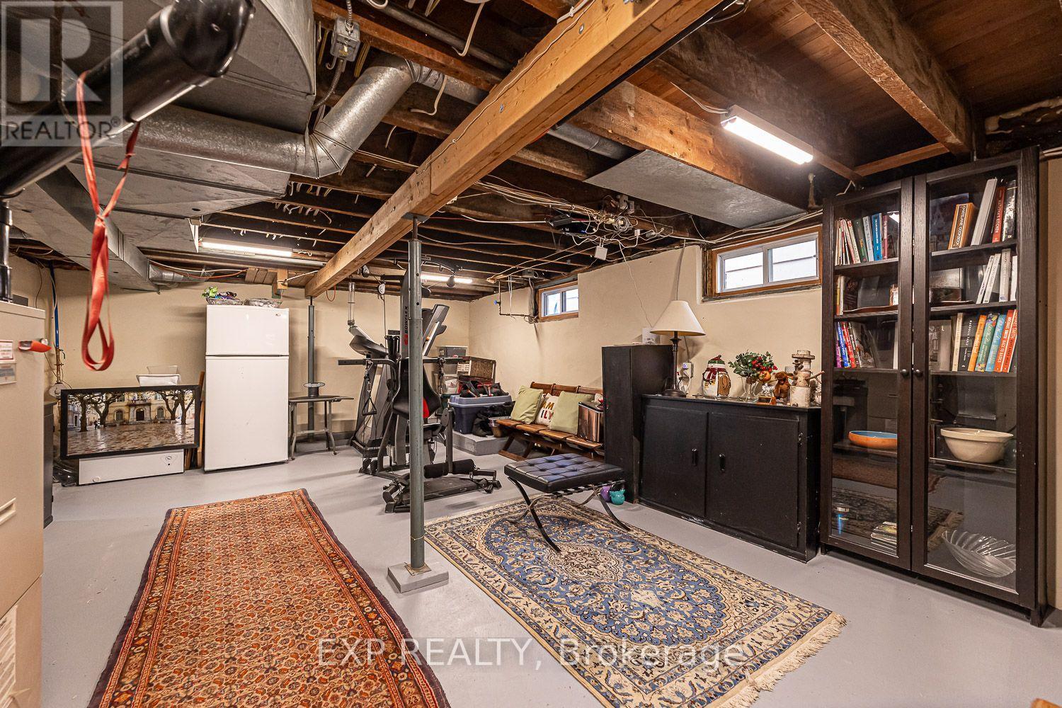 208 LORNE AVENUE - Image 33