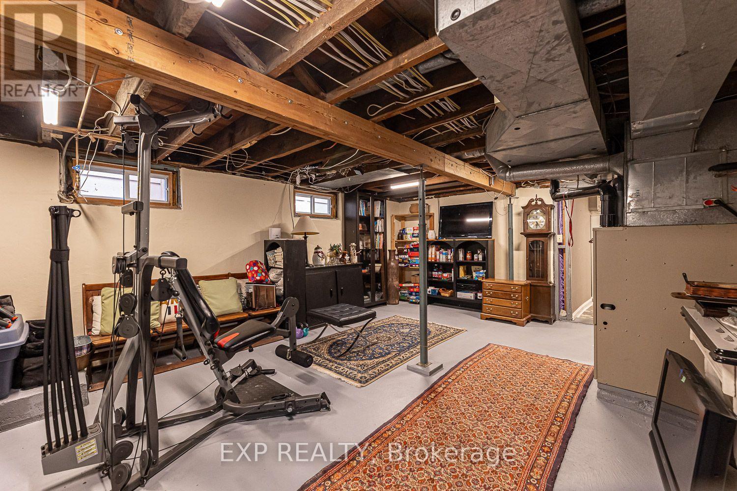 208 LORNE AVENUE - 34