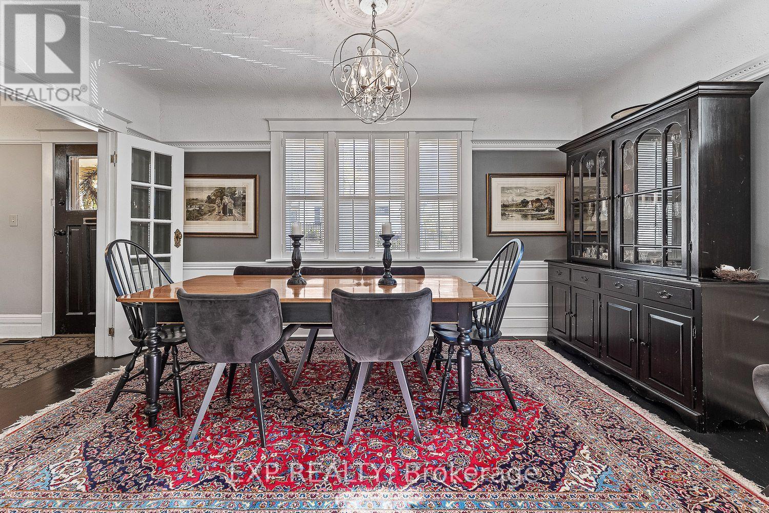 208 LORNE AVENUE - 4