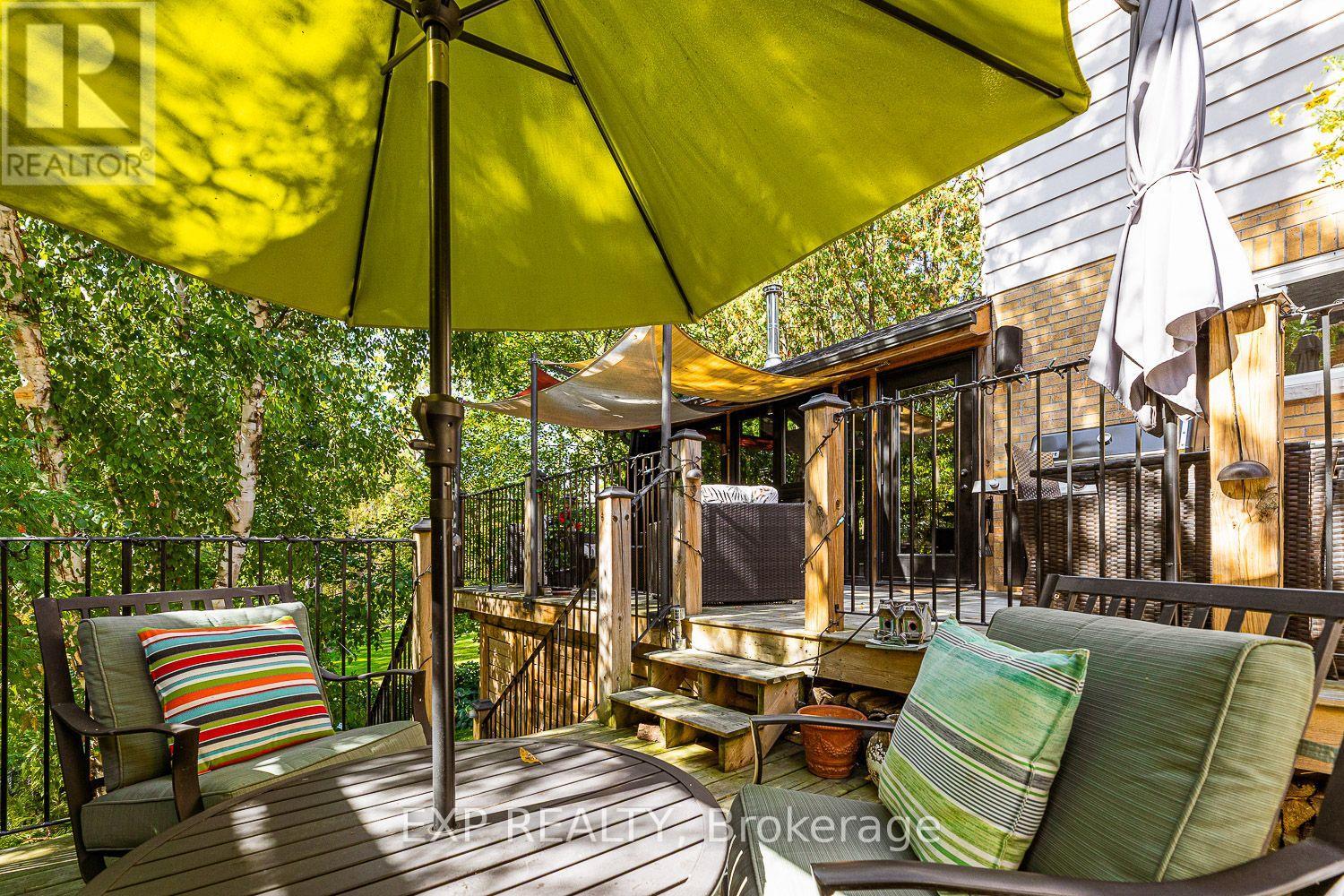 208 LORNE AVENUE - 40