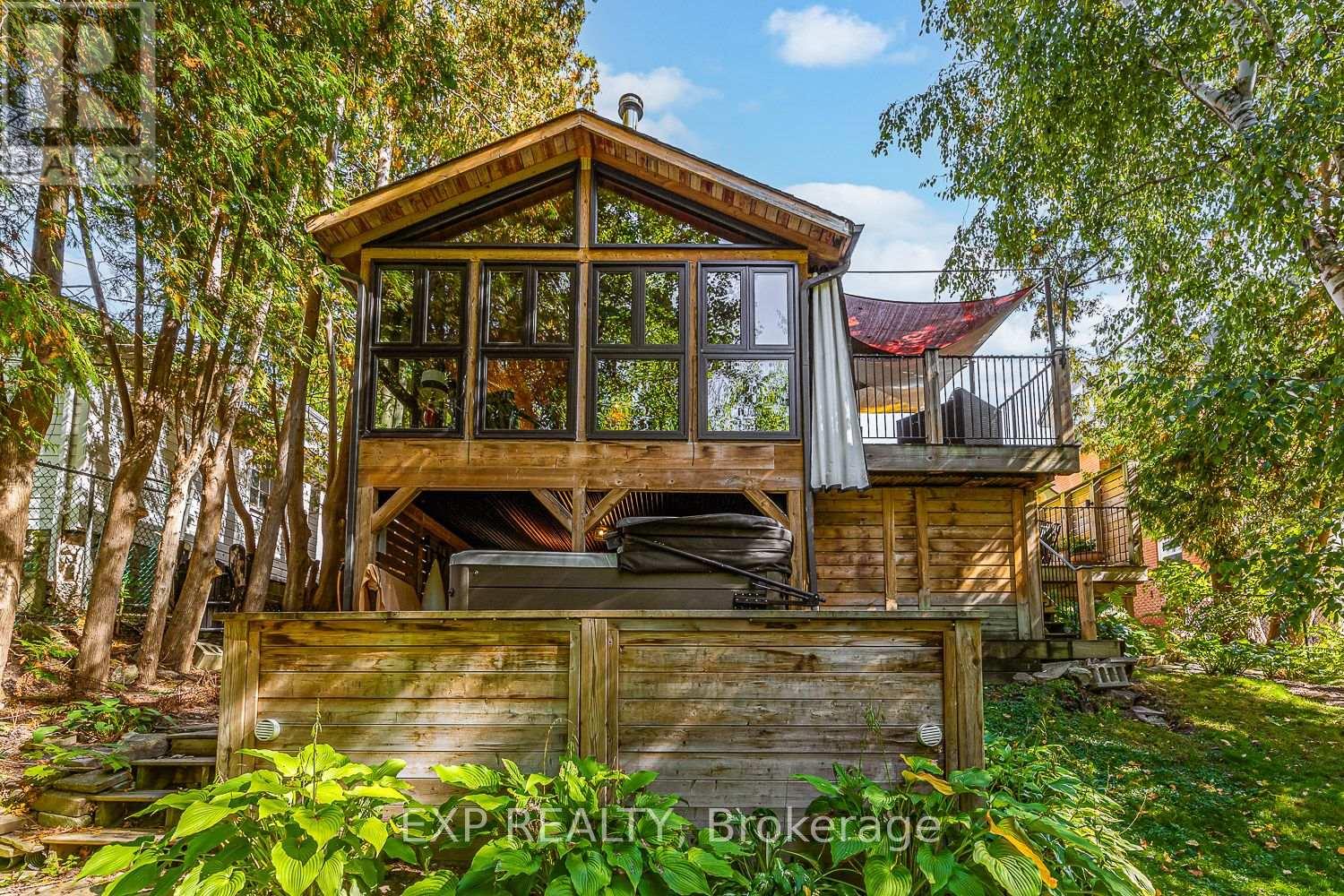 208 LORNE AVENUE - 44
