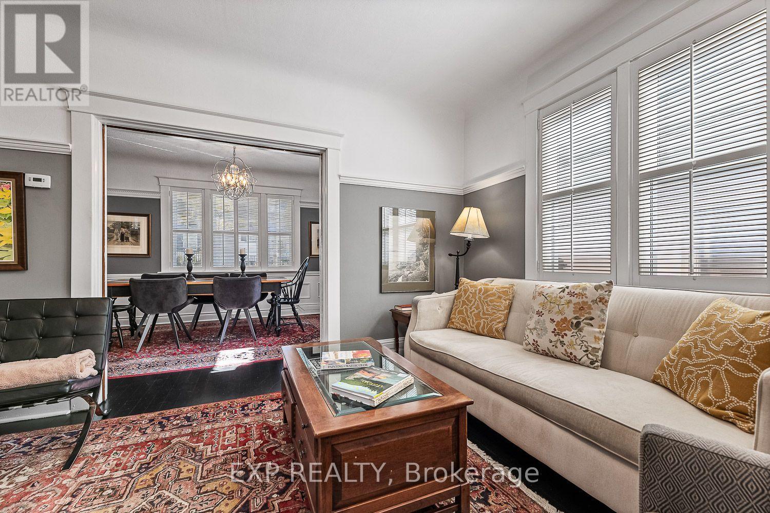 208 LORNE AVENUE - 7