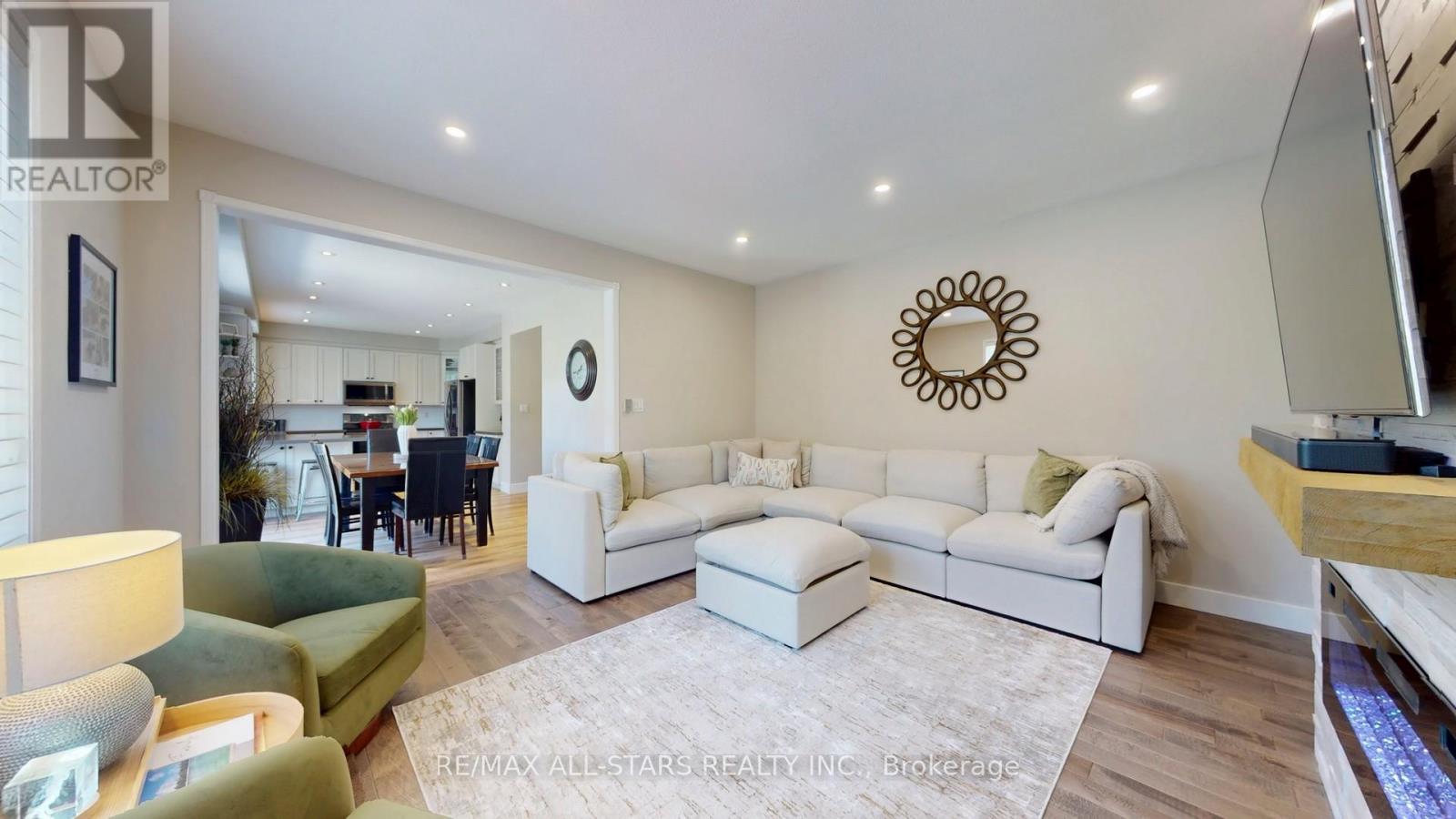 9 CONFEDERATION DRIVE - 13