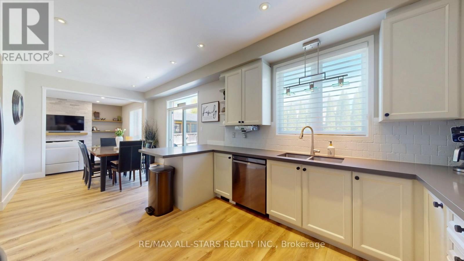 9 CONFEDERATION DRIVE - 18