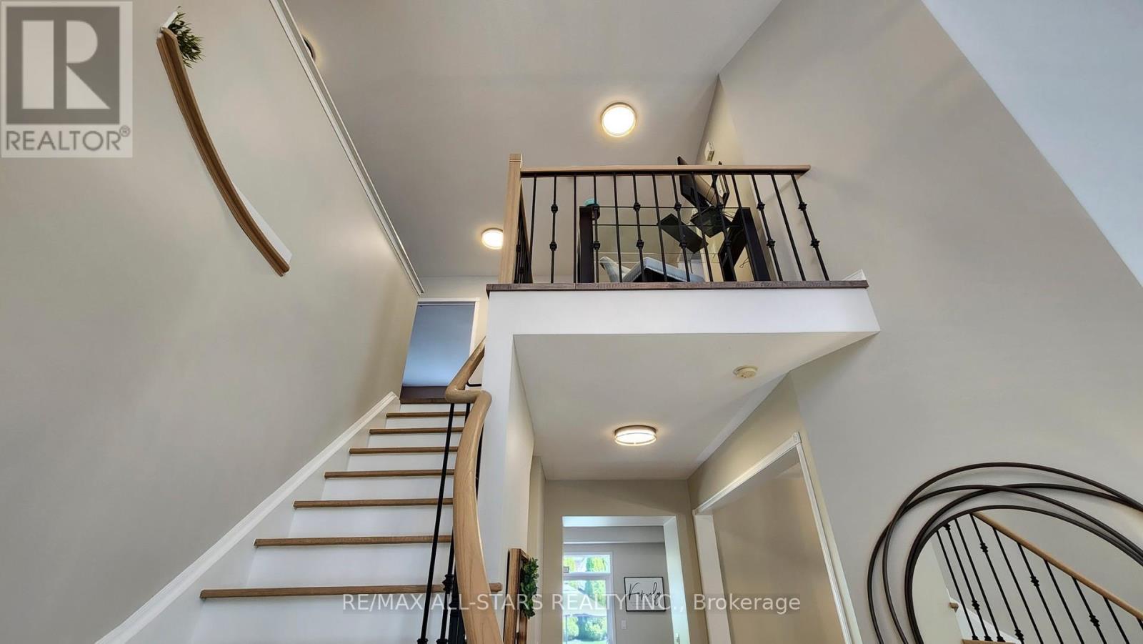 9 CONFEDERATION DRIVE - 21