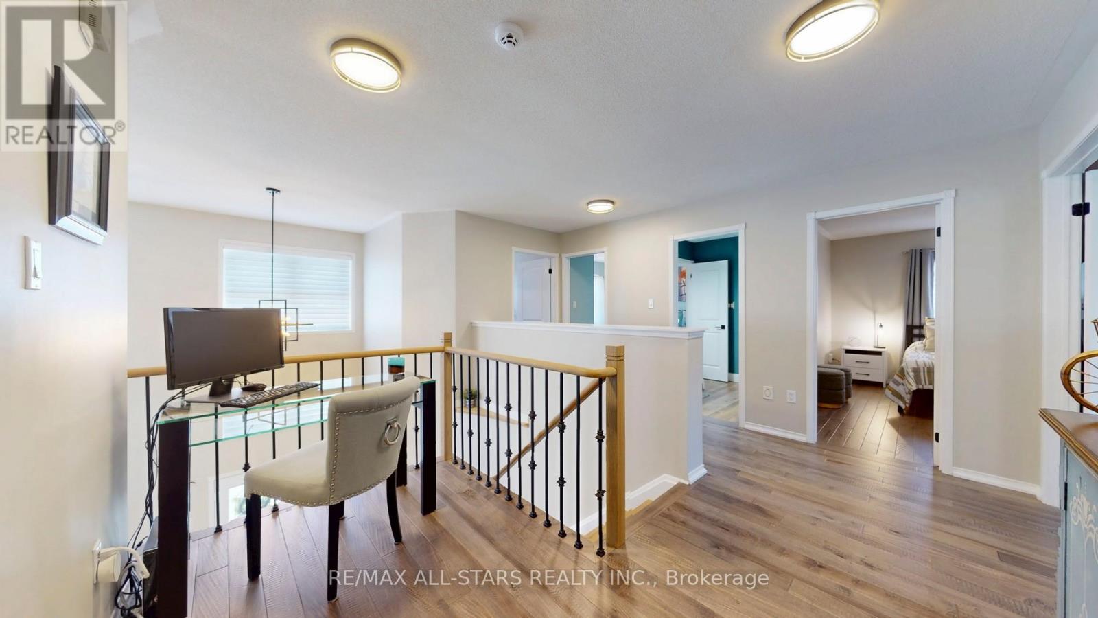 9 CONFEDERATION DRIVE - 25