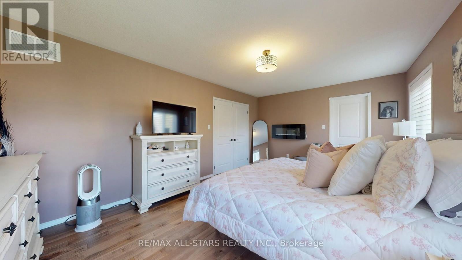 9 CONFEDERATION DRIVE - 28
