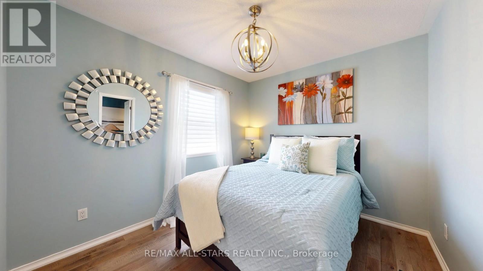 9 CONFEDERATION DRIVE - 32