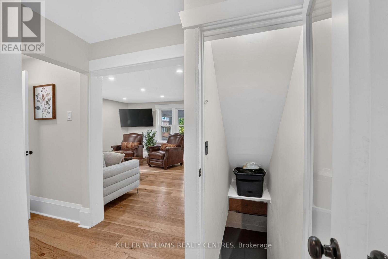 291 ELLEN STREET - 35