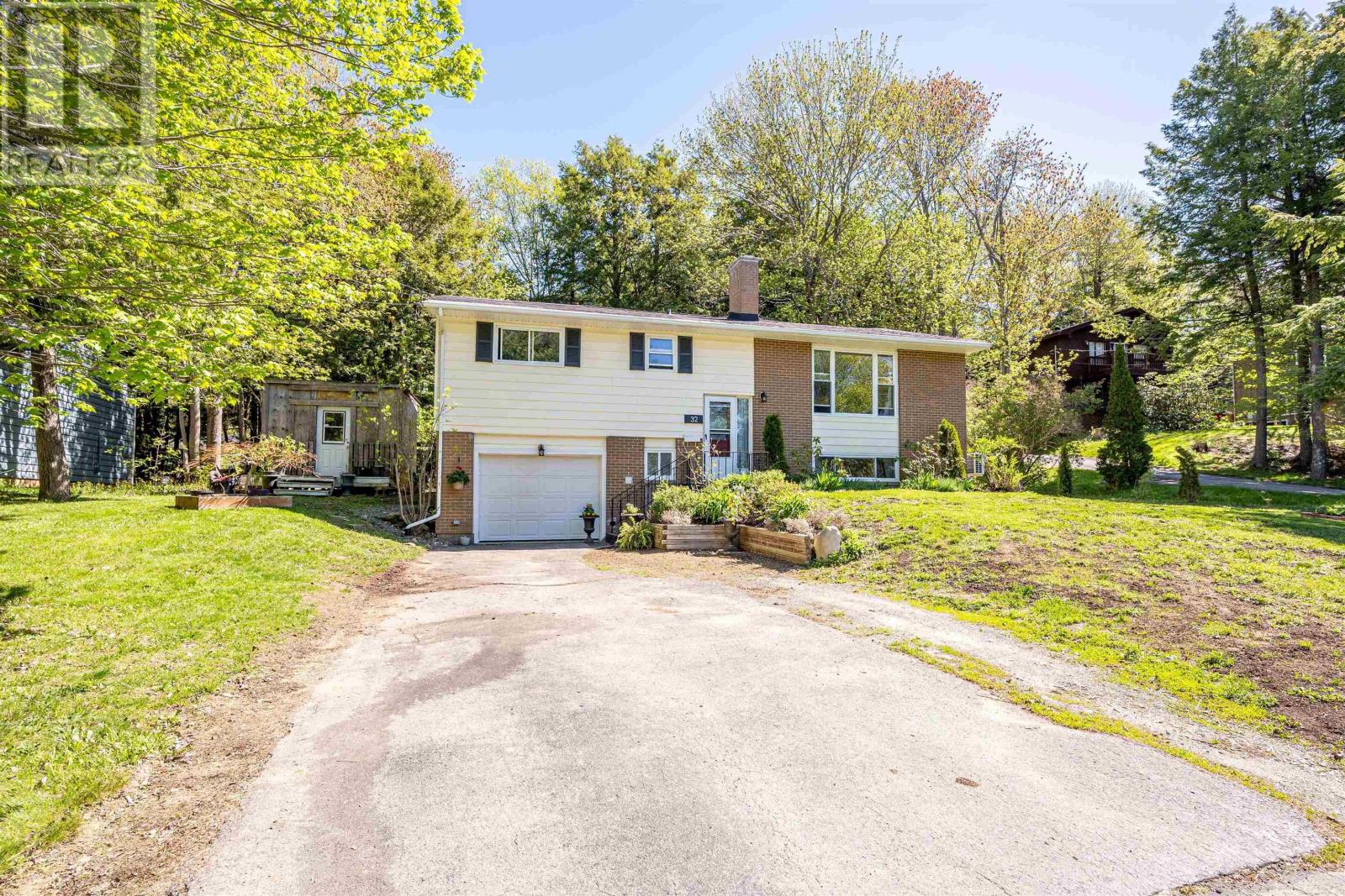 32 Martyn Drive - 2