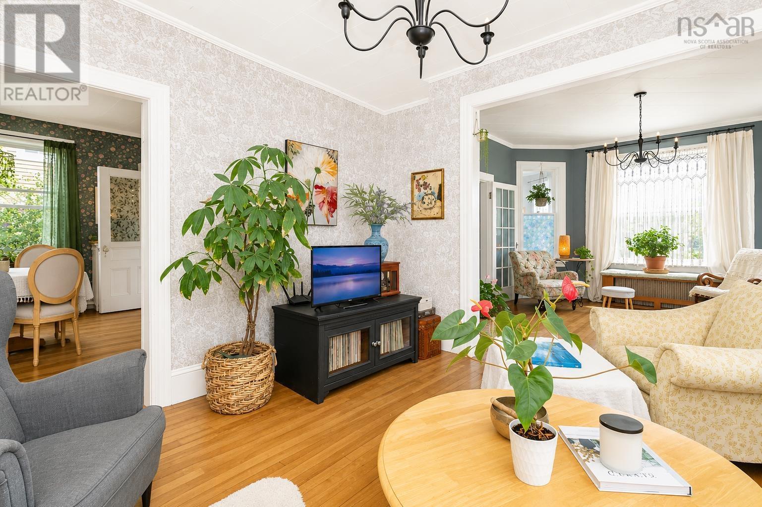 147 Howe Street - 15