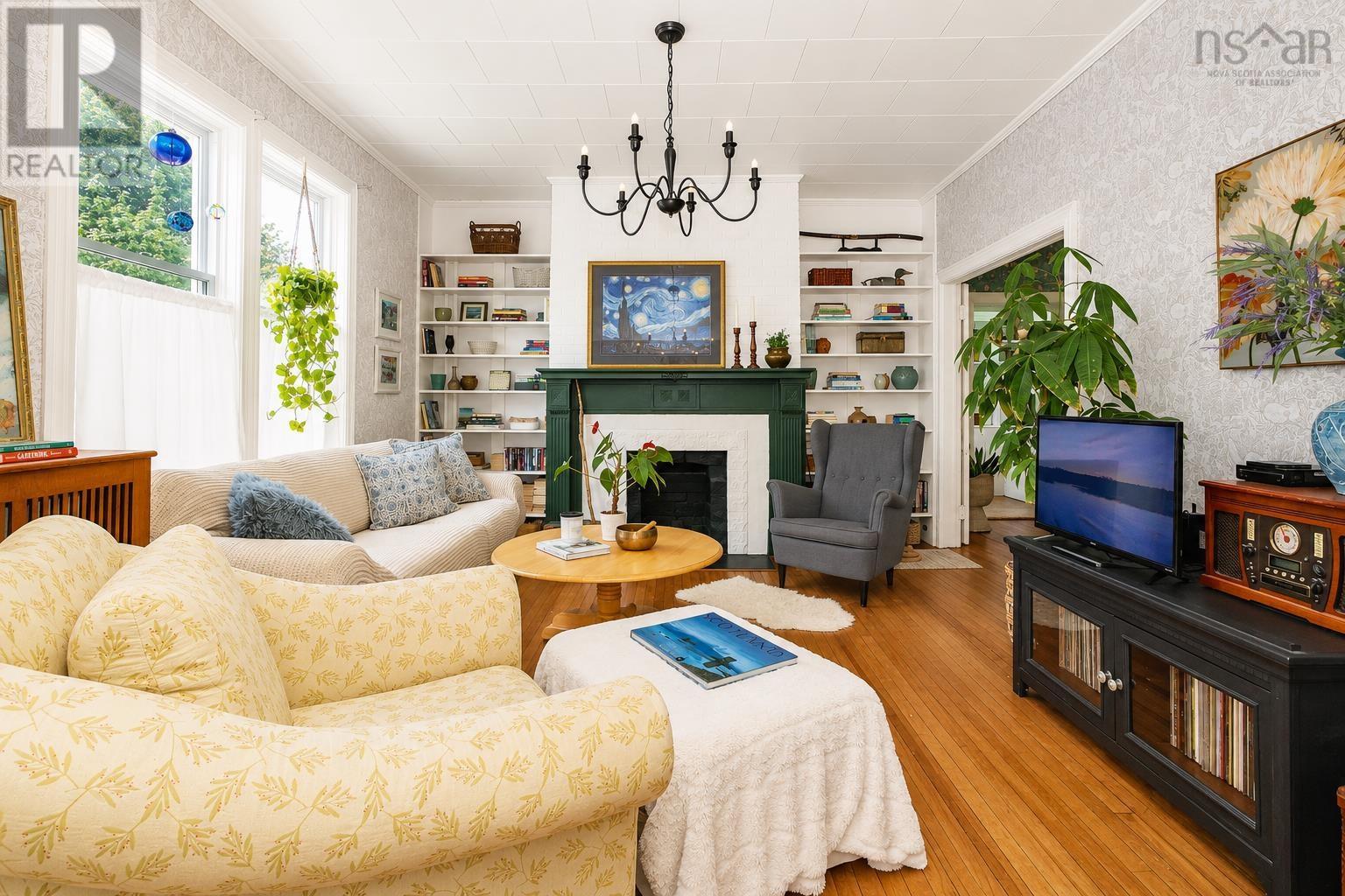 147 Howe Street - 13